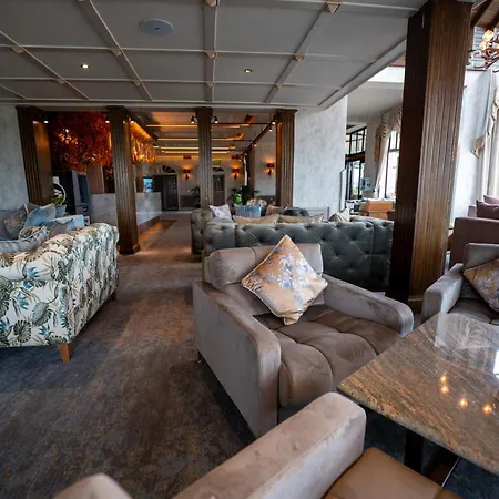 The Great Northern 4*