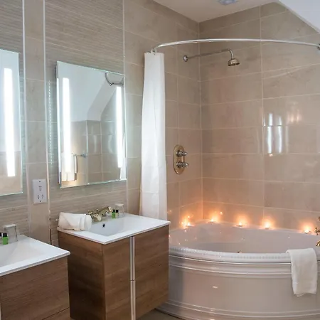 The Great Northern 4*